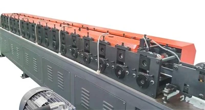 Machine de formage de profilés de barres horizontales